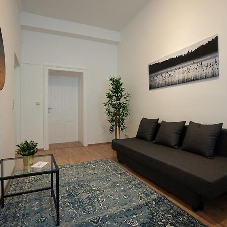 Lovely 1-Bedroom Apartment Next To Praterstern Viena Exterior foto
