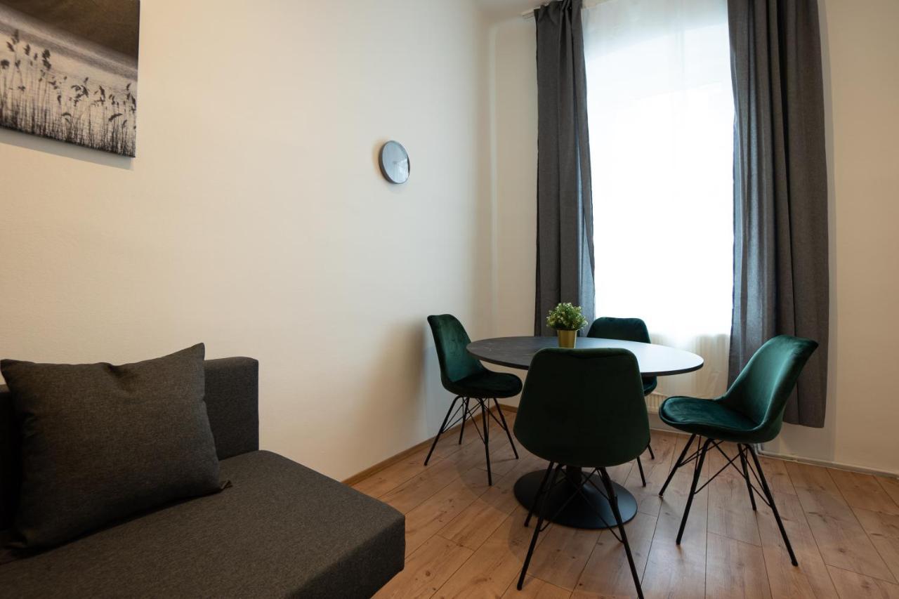 Lovely 1-Bedroom Apartment Next To Praterstern Viena Exterior foto